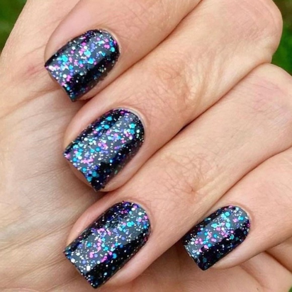 Holidaze  💅✨ Color STREET NEW Sealed - Long Lasting Nail Polish Strips - Picture 3 of 3